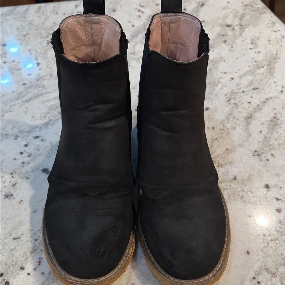 J75 Jump Black Chelsea Ankle Boots